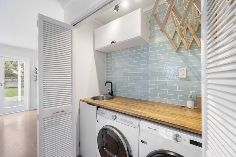 Photo of property in 39 Tuatoru Street, Eastbourne, Lower Hutt, 5013