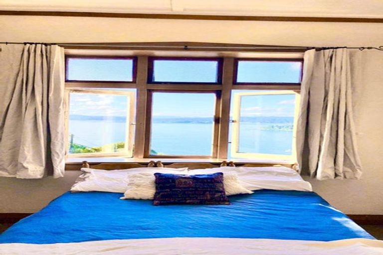 Photo of property in 112 Grafton Road, Roseneath, Wellington, 6011