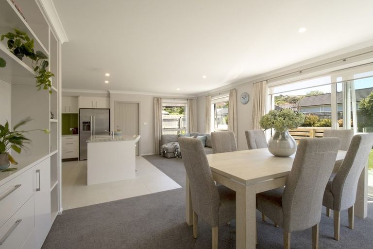 Photo of property in 40 Resolution Drive, Whitby, Porirua, 5024