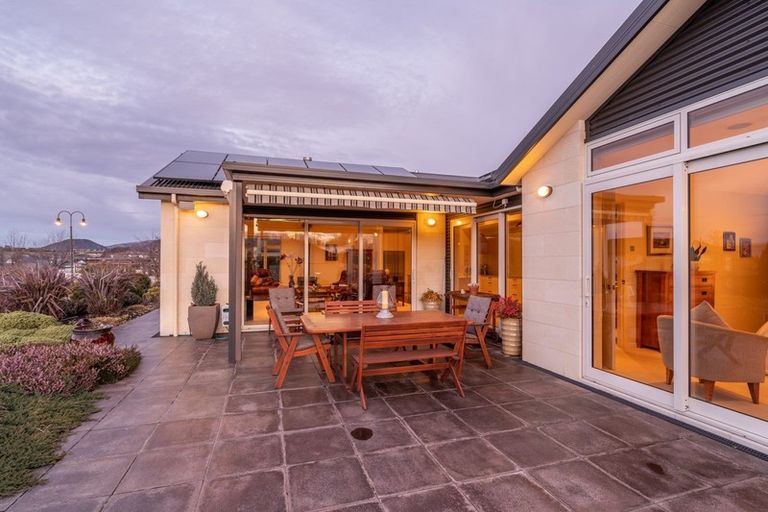 Photo of property in 22 Old Station Avenue, Wanaka, 9305