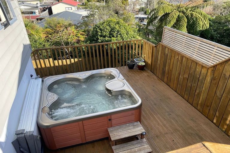 Photo of property in 31 Forest Road, Pinehaven, Upper Hutt, 5019