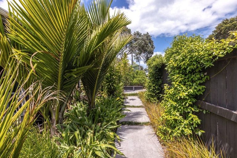 Photo of property in 19 Sea View Road, Ostend, Waiheke Island, 1081