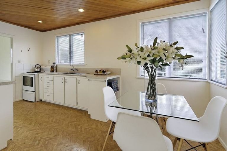 Photo of property in 12 Surat Place, Glen Eden, Auckland, 0602