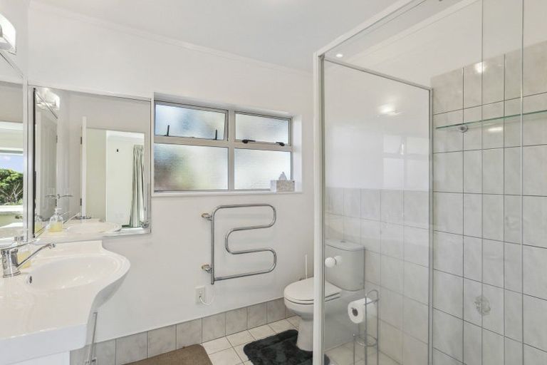 Photo of property in 111 Milne Drive, Paraparaumu, 5032