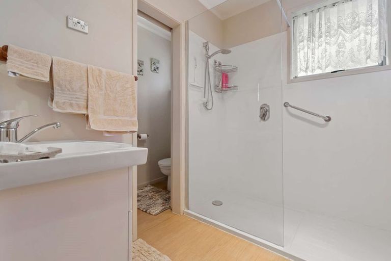 Photo of property in 4a Bata Place, Pomare, Rotorua, 3015