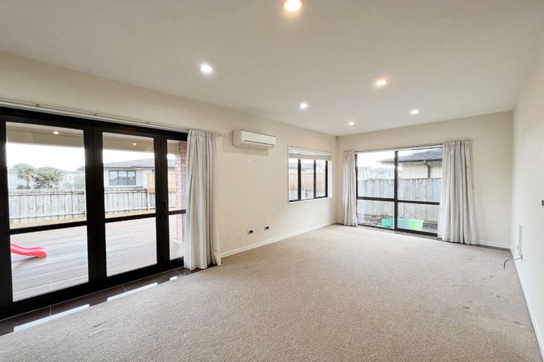Photo of property in 115e Sturges Road, Henderson, Auckland, 0612