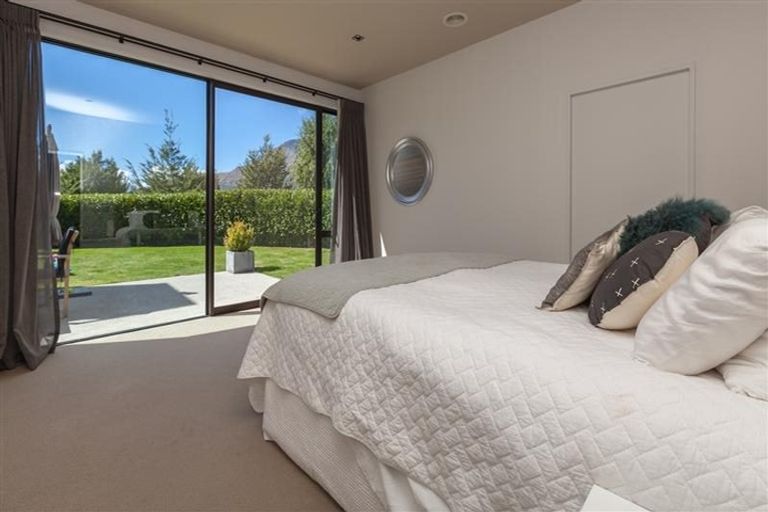 Photo of property in 10 Jackby Court, Jacks Point, Queenstown, 9371
