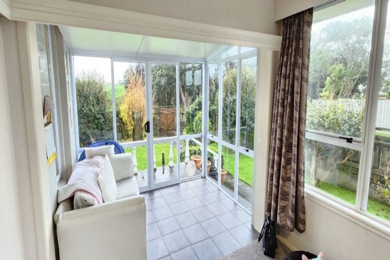 Photo of property in 2 Hood Place, Spotswood, New Plymouth, 4310