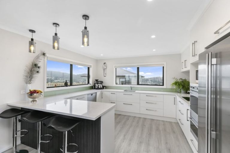 Photo of property in 9b Epic Way, Newlands, Wellington, 6037