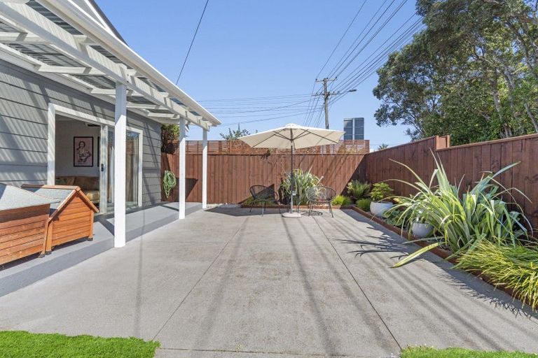 Photo of property in 53 Ngamotu Road, Moturoa, New Plymouth, 4310