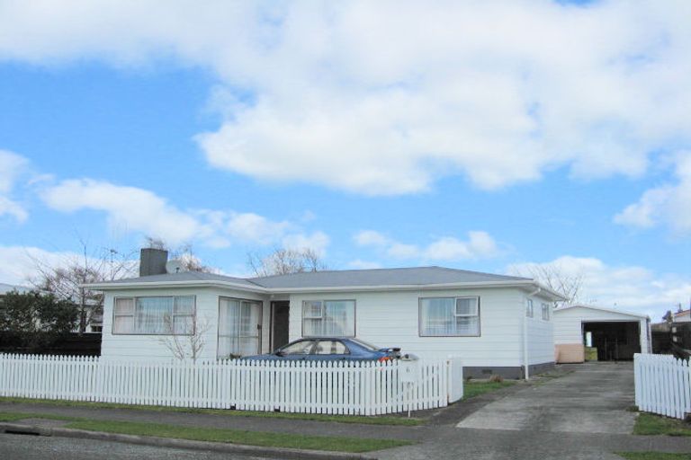 Photo of property in 6 Heather Street, Levin, 5510