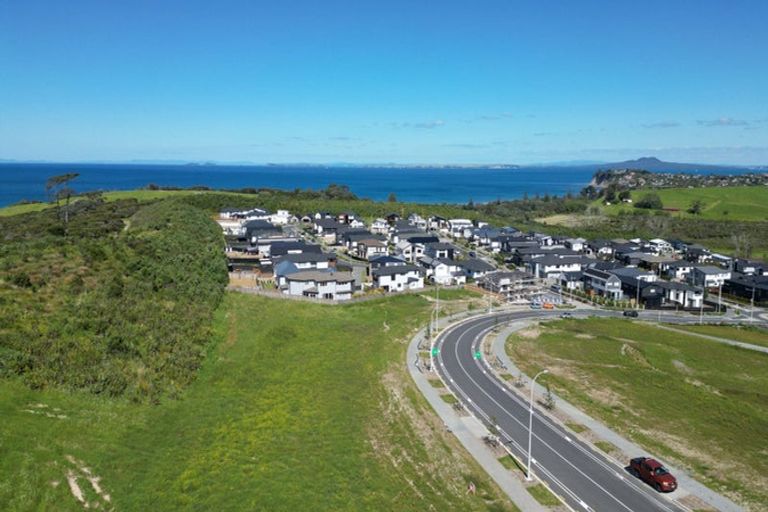 Photo of property in 169 Te Oneroa Way, Long Bay, Auckland, 0630