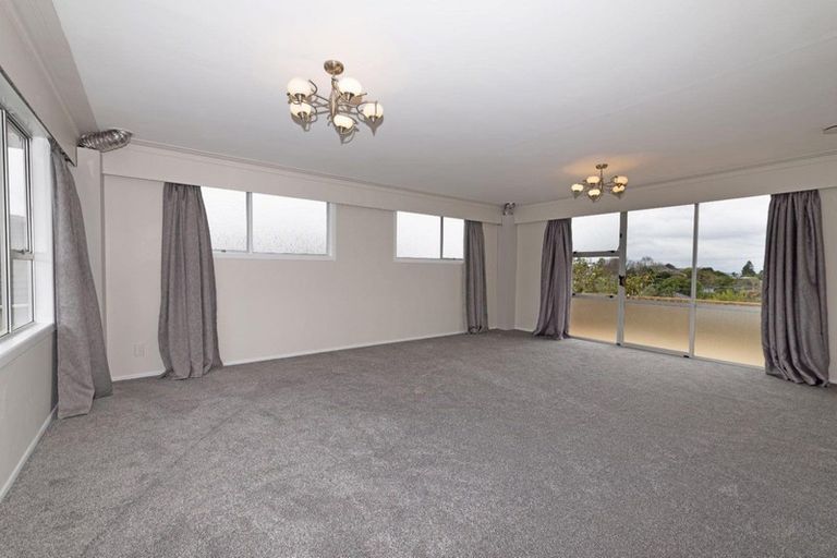 Photo of property in 207 Don Buck Road, Massey, Auckland, 0614