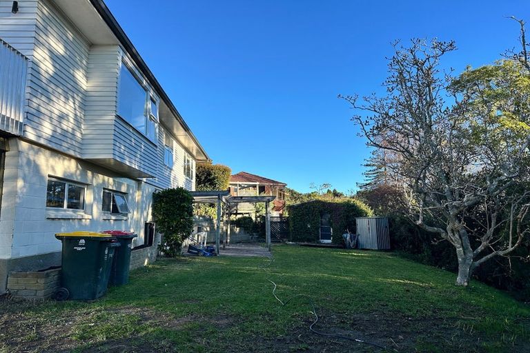 Photo of property in 28 Bert Wilson Place, Cockle Bay, Auckland, 2014