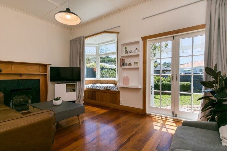 Photo of property in 13 Toru Street, Lyall Bay, Wellington, 6022