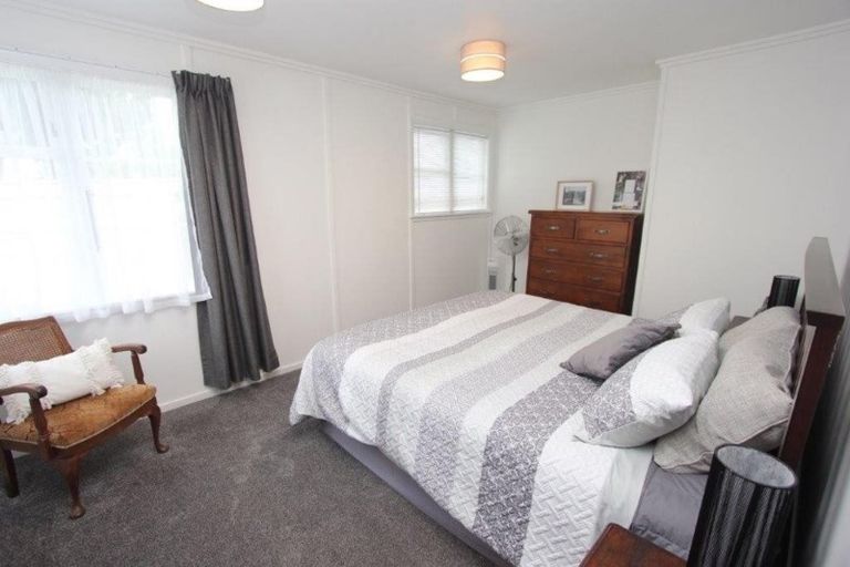 Photo of property in 25 Esk Street, Roslyn, Palmerston North, 4414