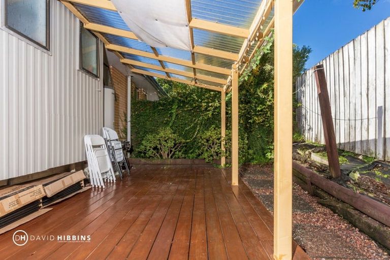 Photo of property in 1/9 Lancelot Place, Glenfield, Auckland, 0629