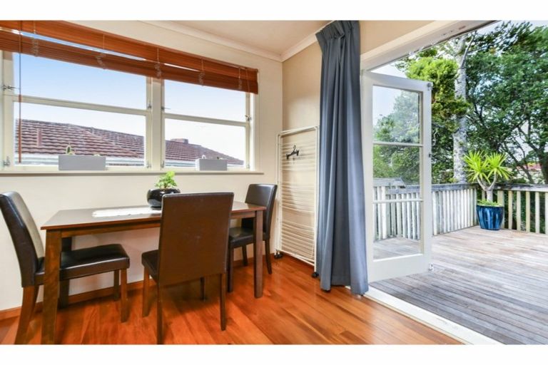 Photo of property in 20 Hartley Terrace, Massey, Auckland, 0614