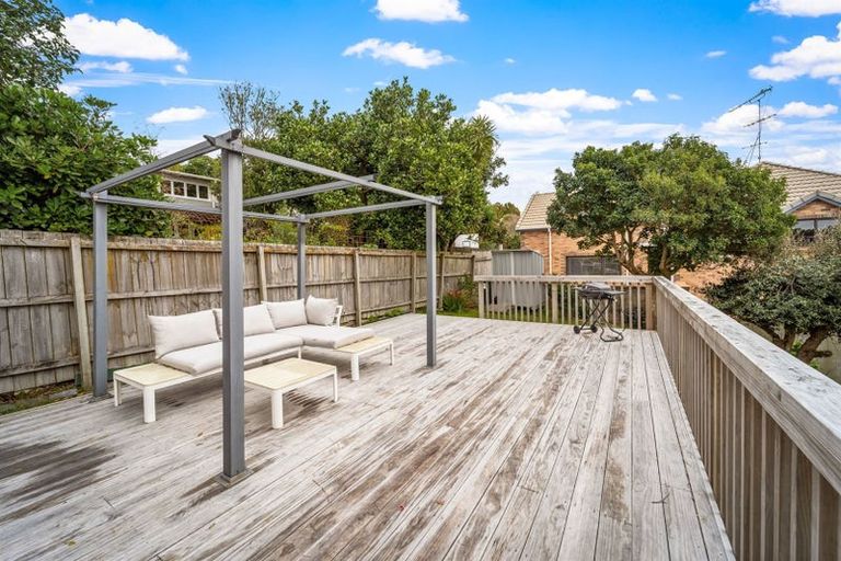 Photo of property in 1/20 Waiau Street, Torbay, Auckland, 0630