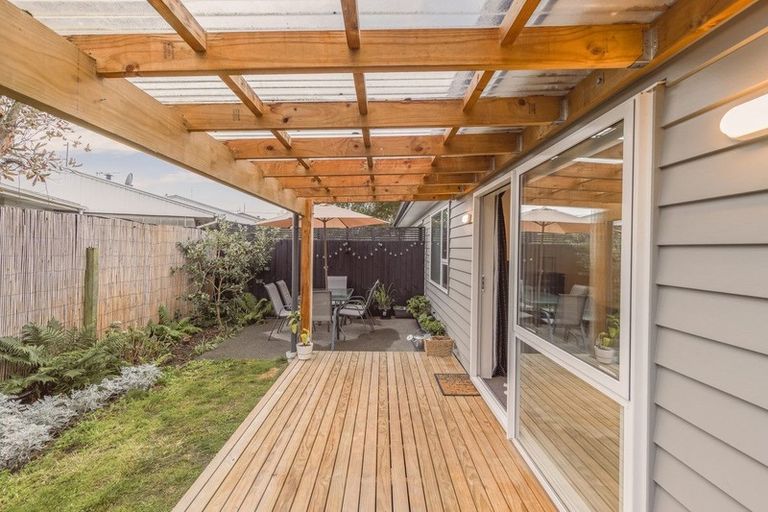 Photo of property in 4/163 Edgeware Road, Edgeware, Christchurch, 8013