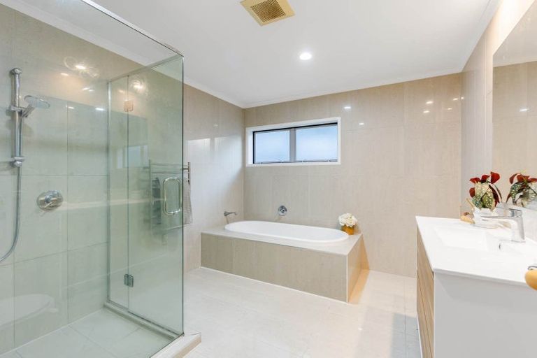 Photo of property in 124 Kyle Road, Greenhithe, Auckland, 0632