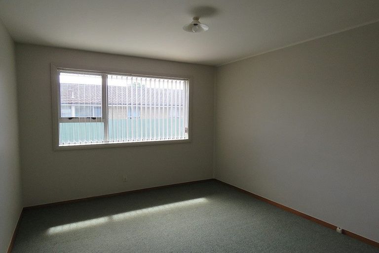 Photo of property in 2/28 Mona Vale Avenue, Riccarton, Christchurch, 8011