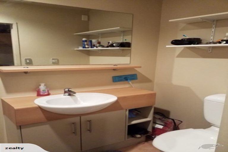 Photo of property in Atrium Apartments, 2i/154 The Terrace, Wellington Central, Wellington, 6011