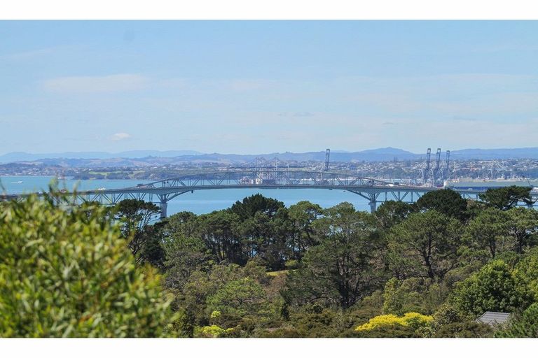 Photo of property in 42 Onetaunga Road, Chatswood, Auckland, 0626