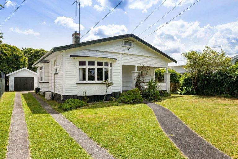 Photo of property in 15 Saint Winifreds Avenue, Hamilton East, Hamilton, 3216
