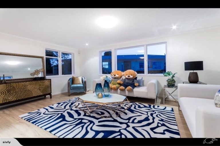 Photo of property in 100 Universal Drive, Henderson, Auckland, 0610