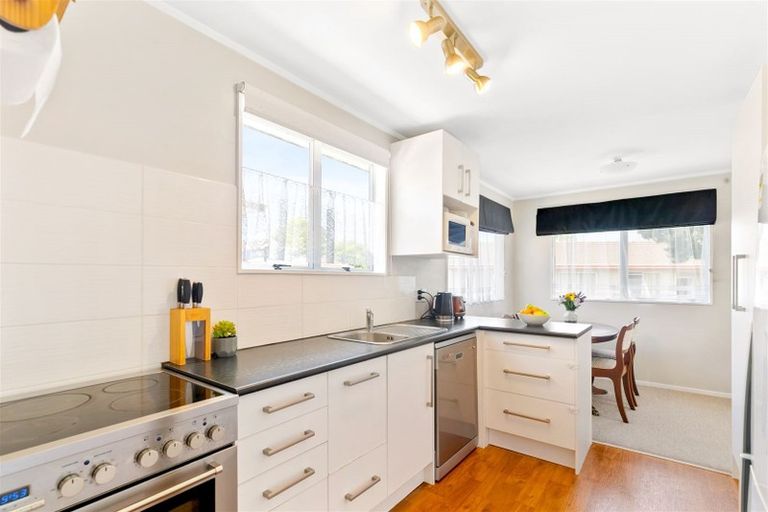 Photo of property in 1/12 Borich Road, Sunnyvale, Auckland, 0612