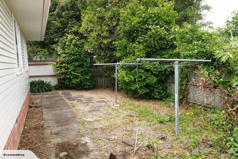 Photo of property in 1/12 Tonar Street, Northcote, Auckland, 0627