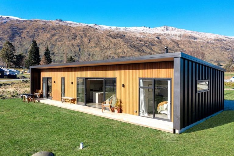 Photo of property in 11 Lakefield Close, Kingston, Athol, 9793