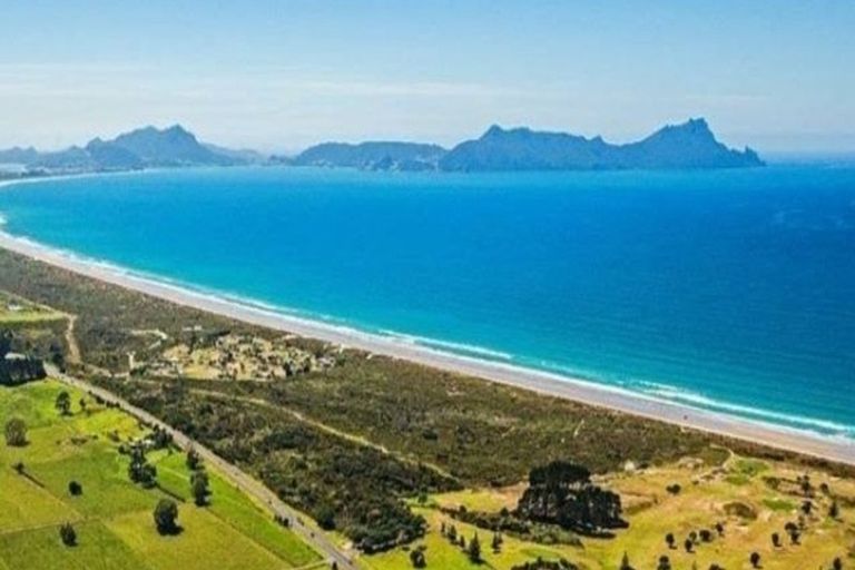 Photo of property in 15 Ocean View Rise, Ruakaka, 0116