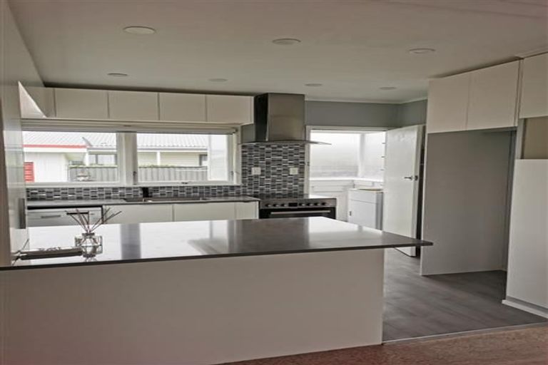 Photo of property in 1/30 Dale Crescent, Pakuranga, Auckland, 2010
