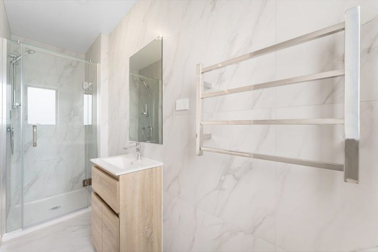 Photo of property in 45a Crestview Rise, Papakura, 2110