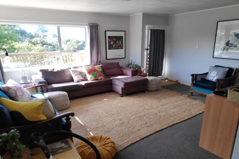 Photo of property in 8 Elizabeth Drive, West Harbour, Auckland, 0618