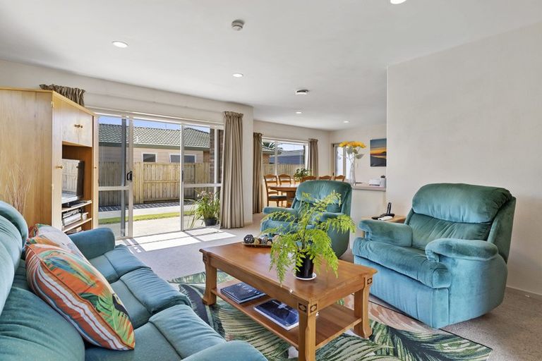 Photo of property in 35 Romana Crescent, Papamoa Beach, Papamoa, 3118