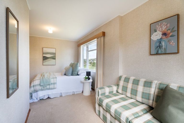 Photo of property in 25 Baylands Drive, Newlands, Wellington, 6037