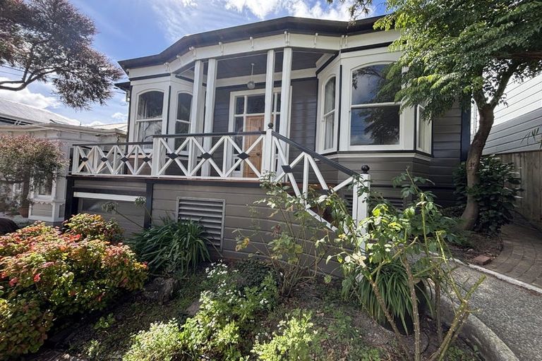Photo of property in 17 Armour Avenue, Mount Victoria, Wellington, 6011