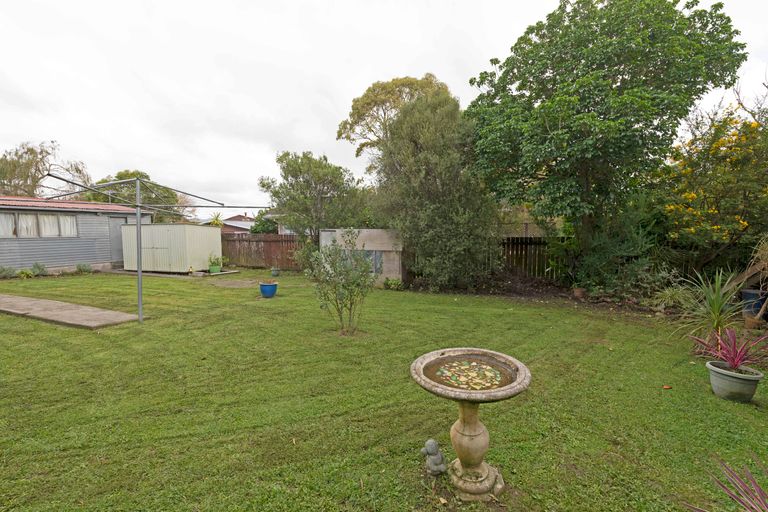 Photo of property in 14 Penfold Place, Henderson, Auckland, 0610