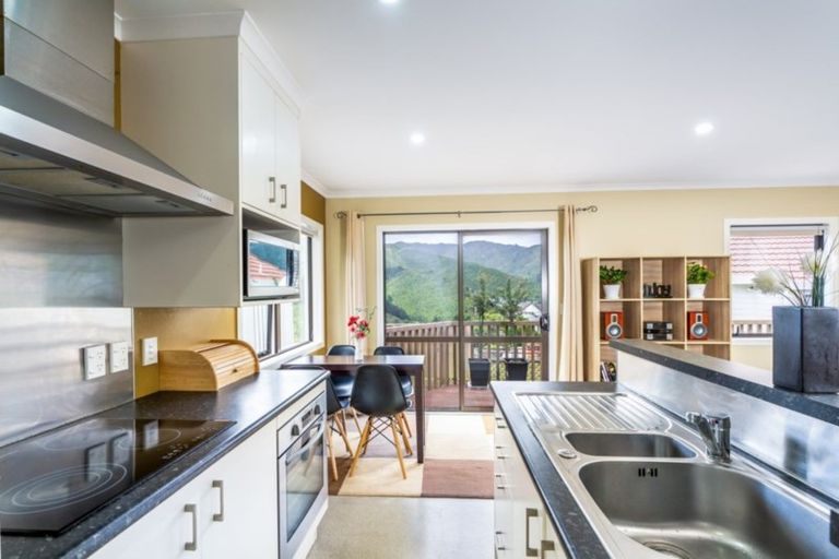 Photo of property in 7 Murchison Street, Island Bay, Wellington, 6023