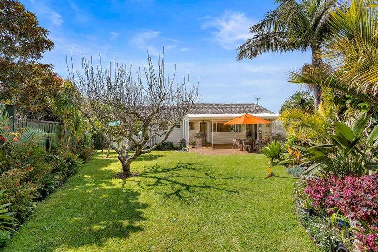 Photo of property in 26 Judkins Crescent, Cockle Bay, Auckland, 2014