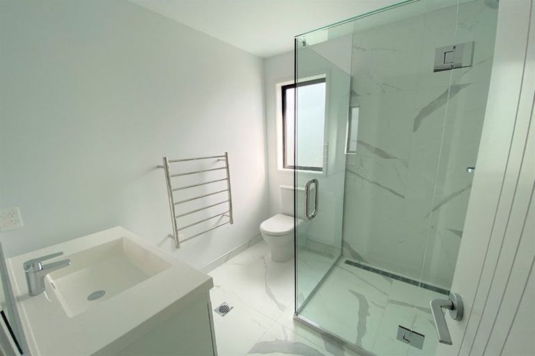 Photo of property in 2/44 Glenview Terrace, Glenview, Hamilton, 3206