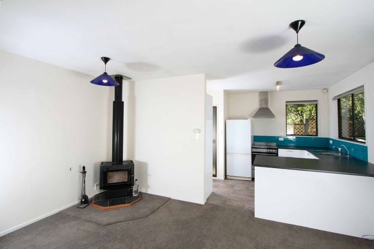 Photo of property in 8 Trinidad Crescent, Grenada Village, Wellington, 6037