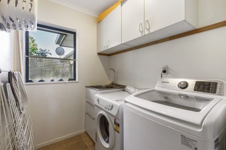 Photo of property in 2 Awaroa Stream Drive, Waiuku, 2123