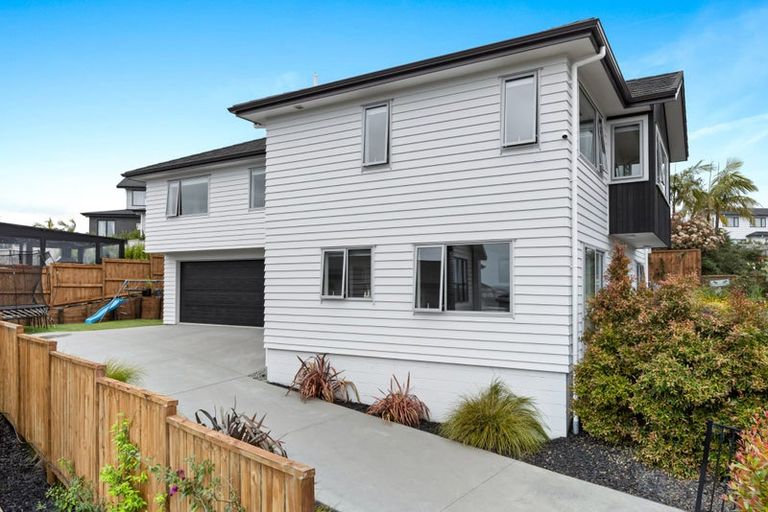 Photo of property in 60 Godfrey Drive, Orewa, 0931