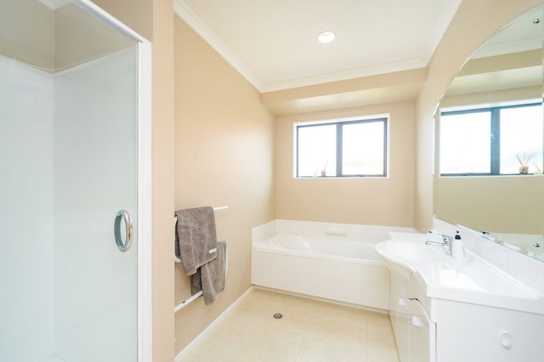 Photo of property in 189 Ruapehu Drive, Fitzherbert, Palmerston North, 4410