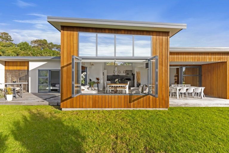 Photo of property in 64a Moir Point Road, Mangawhai Heads, Mangawhai, 0505