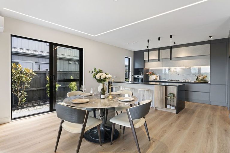 Photo of property in 51 Emerald Avenue, Rosehill, Papakura, 2113